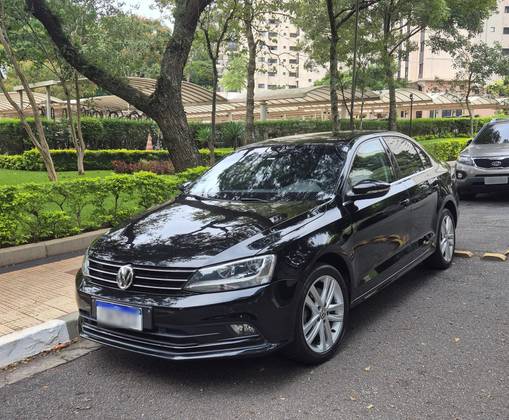 VOLKSWAGEN JETTA 2.0 TSI HIGHLINE 211CV GASOLINA 4P TIPTRONIC VOLKSWAGEN JETTA 2.0 TSI HIGHLINE 211CV GASOLINA 4P TIPTRONIC